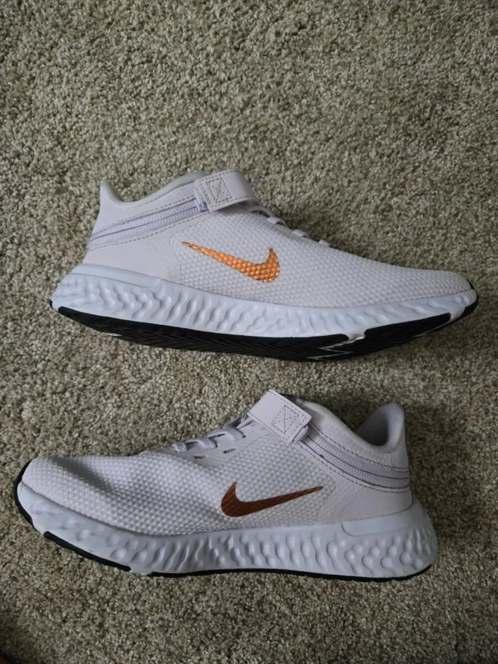 Nike Casual Tennis shoes Size 7 Wide